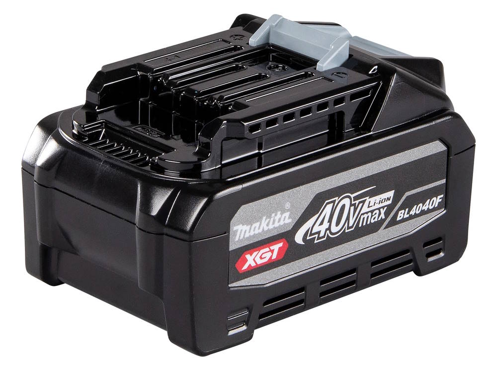 Makita kiküldi a BL4040F akkumulátort