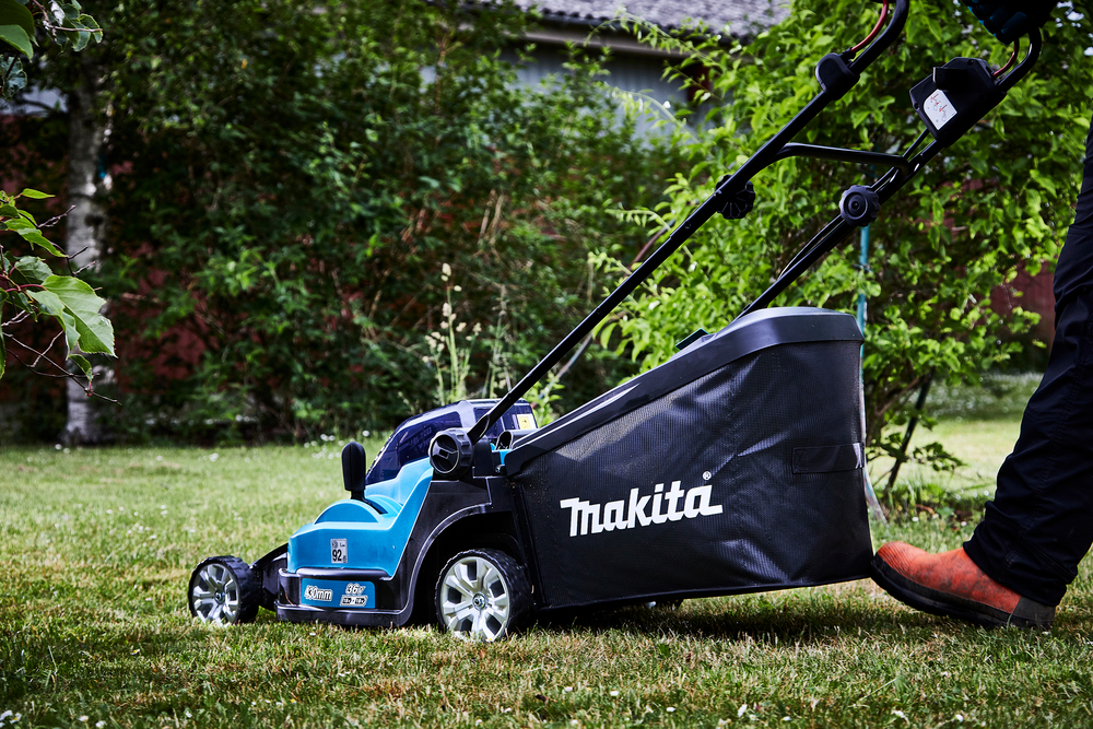 Makita DLM432PT2