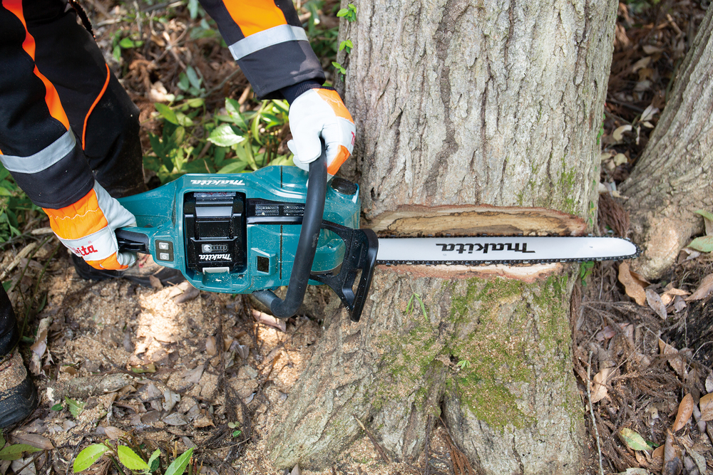 Makita UC030GZ