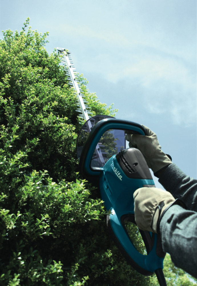 Makita UH4570