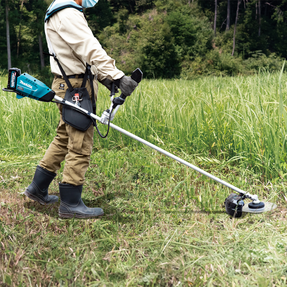 Makita UR016GZ